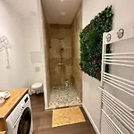 Colline, La Jacuzzi Cinema Prive *