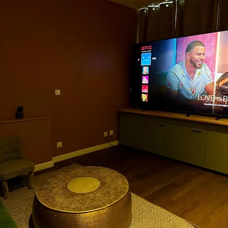 Apartment Colline, La Jacuzzi Cinema Prive *