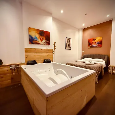 Nancy-Place, Colline, La Suite Jacuzzi, Cinema, Clim شقة *