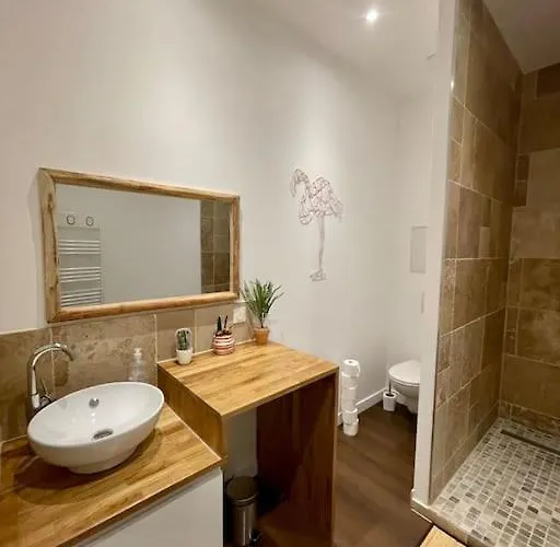 Colline, La Cinéma Privée